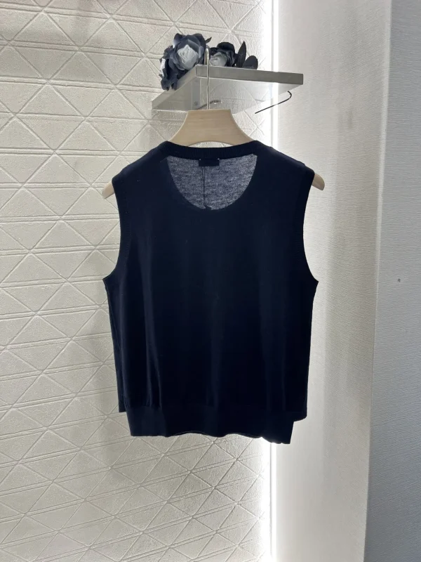 25 Spring and summer knitwear Europe and the United States T-shirt women's embroidered top sleeveless vest - Image 2
